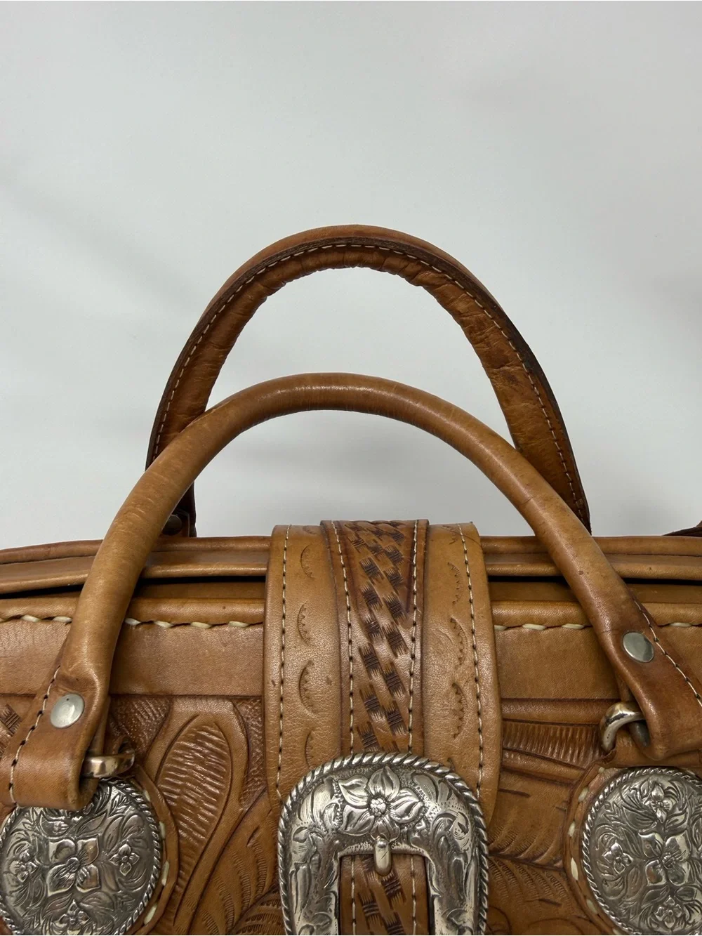 ❣️VINTAGE American West hand-tooled leather satchel